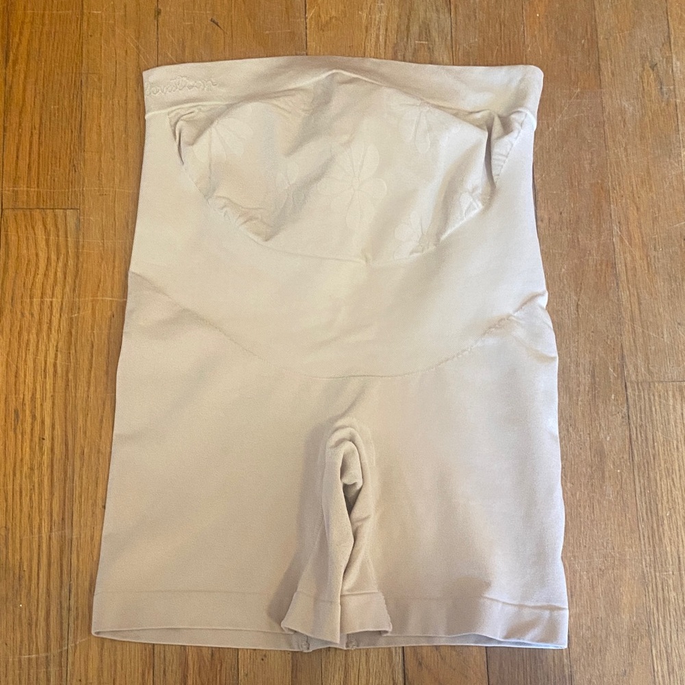 🧡 Women’s ‘Belevation’ maternity shapewear shorts mid-thigh
